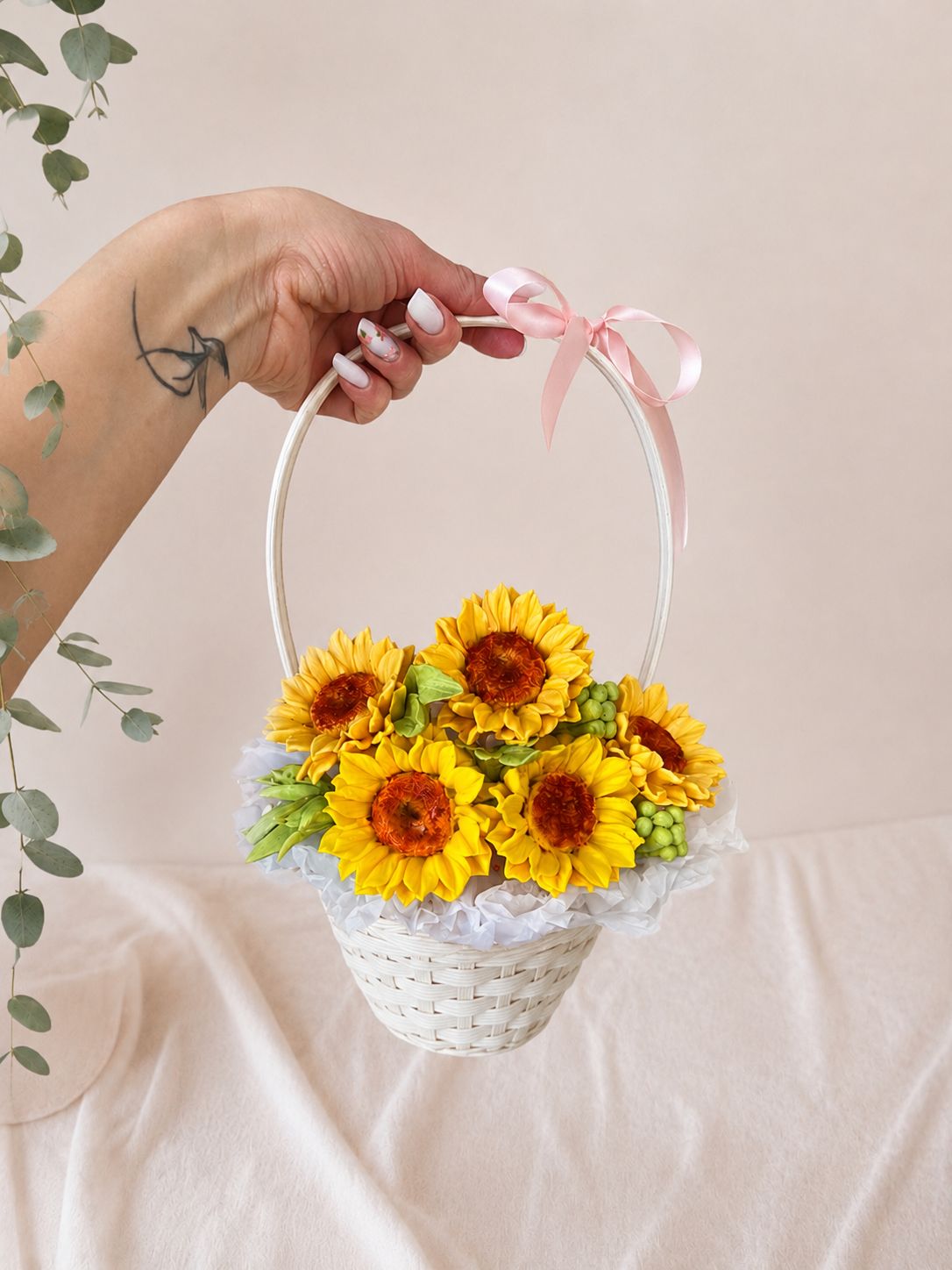 Sunflower Joy Basket XS coș alb cu floarea-soarelui din bezea